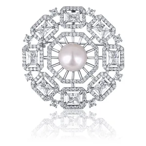 JwL Luxury Pearls Luxusná dámska brošňa s perlou 2v1 JL0665 JwL Luxury Pearls Luxusná dámska brošňa s perlou 2v1 JL0665